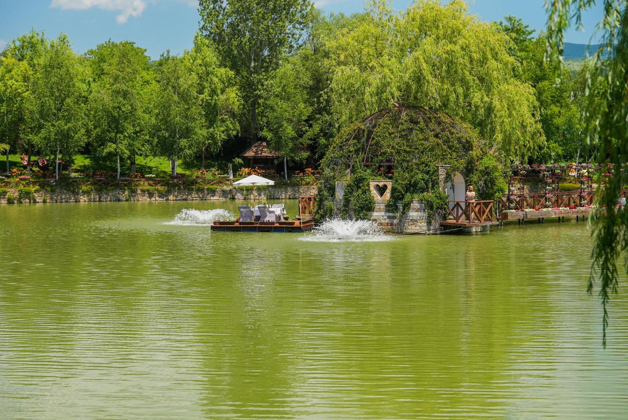 The Wind Mills Hydropark Hotel Gorna Malina Buitenkant foto